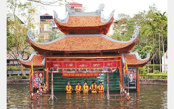 Artesanos vietnamitas preservan la arquitectura tradicional en la vida contemporánea ảnh 1