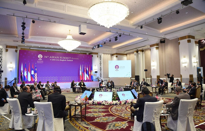 Concluye premier vietnamita sus actividades en Cumbre de ASEAN en Tailandia ảnh 1