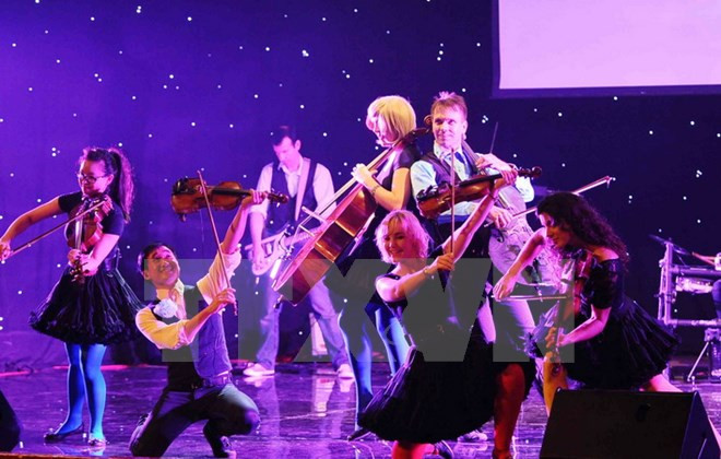 Armonizarán en concierto artistas vietnamitas y cuarteto Bond ảnh 1 Armonizarán en concierto artistas vietnamitas y cuarteto Bond ảnh 1