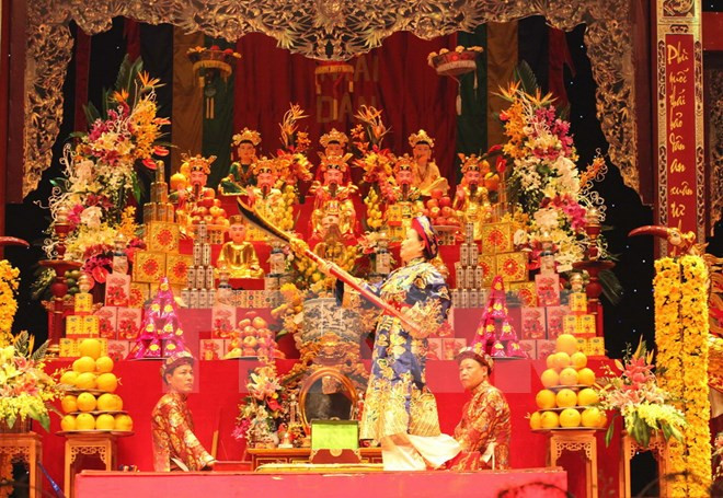 Diplomáticos extranjeros exploran culto tradicional de Vietnam a Madre Diosa ảnh 1 Diplomáticos extranjeros exploran culto tradicional de Vietnam a Madre Diosa ảnh 1