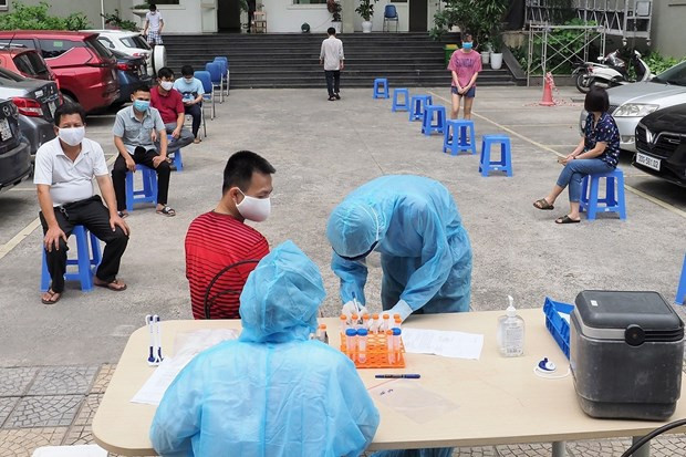 Vietnam cierra el sábado con más de cinco mil casos nuevos del COVID-19 ảnh 1 Vietnam cierra el sábado con más de cinco mil casos nuevos del COVID-19 ảnh 1