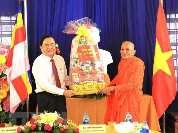 Presidente del FPV felicita a los khmeres por fiesta de año nuevo ảnh 1 Presidente del FPV felicita a los khmeres por fiesta de año nuevo ảnh 1