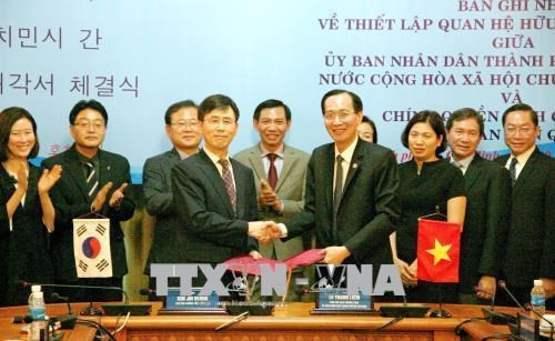 Ciudad Ho Chi Minh y Gyeonggi de Sudcorea establecen lazos de amistad y cooperación ảnh 1