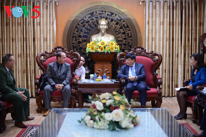 Vietnam y Cuba afianzan la cooperación en la radio y teledifusión ảnh 1
