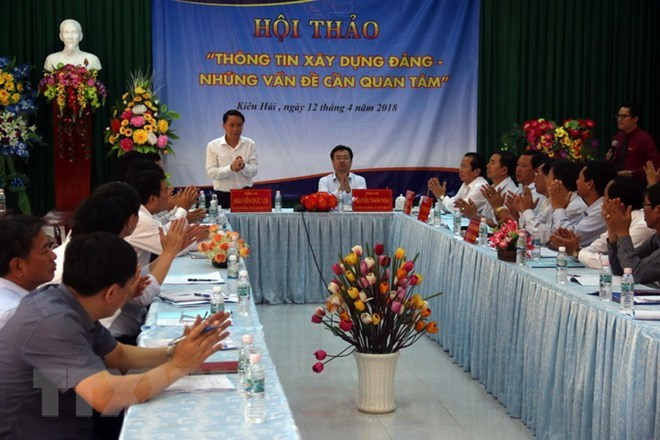 Analizan divulgación de información sobre construcción partidista en Vietnam ảnh 1 Analizan divulgación de información sobre construcción partidista en Vietnam ảnh 1