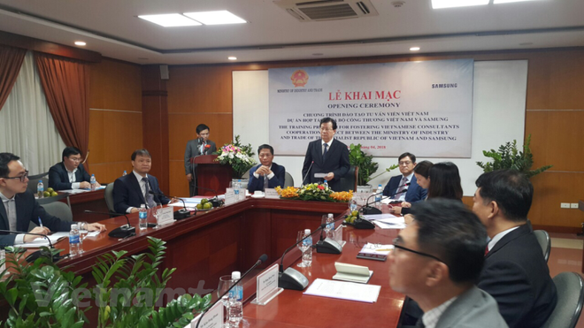 Samsung ayuda a Vietnam en formación de consultores en industrias auxiliares ảnh 1 Samsung ayuda a Vietnam en formación de consultores en industrias auxiliares ảnh 1