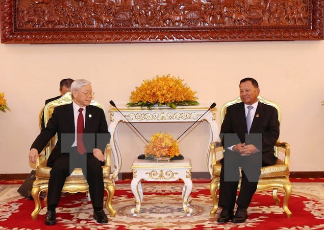 Máximo dirigente político de Vietnam se reúne con presidente del Senado camboyano ảnh 1 Máximo dirigente político de Vietnam se reúne con presidente del Senado camboyano ảnh 1