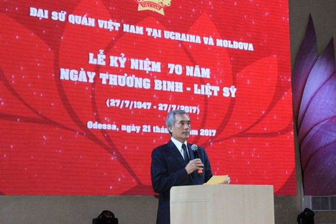 Vietnamitas en Ucrania homenajean a los caídos por la Patria ảnh 1 Vietnamitas en Ucrania homenajean a los caídos por la Patria ảnh 1