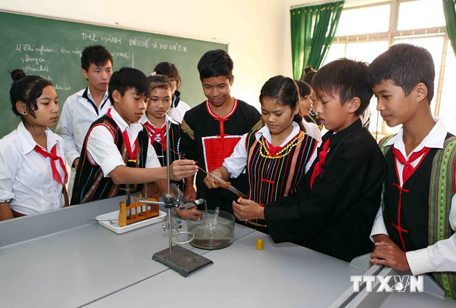 Provincias altiplánicas de Vietnam modernizan instalaciones escolares ảnh 1