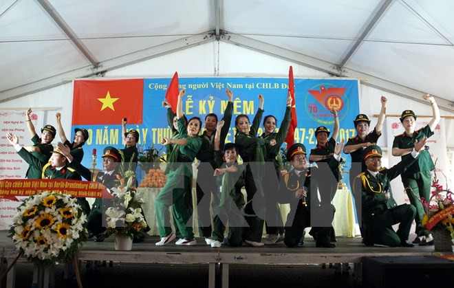 Comunidad vietnamita en Alemania realizan réquiem por Día de Inválidos de Guerra y Mártires ảnh 1 Comunidad vietnamita en Alemania realizan réquiem por Día de Inválidos de Guerra y Mártires ảnh 1