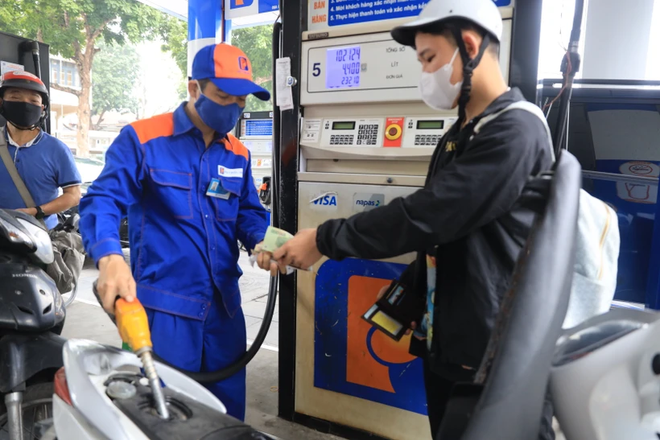 Nuevo ajuste de precios de gasolina en Vietnam ảnh 1 Nuevo ajuste de precios de gasolina en Vietnam ảnh 1
