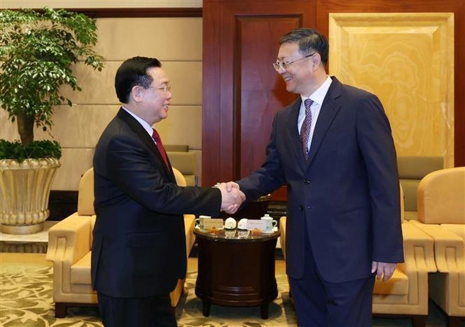 Abogan por agilizar lazos entre localidades vietnamitas y Shanghái de China ảnh 1 Abogan por agilizar lazos entre localidades vietnamitas y Shanghái de China ảnh 1