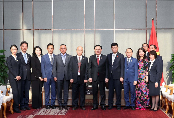 Presidente del Legislativo vietnamita recibe a líderes de corporaciones chinas ảnh 2 Presidente del Legislativo vietnamita recibe a líderes de corporaciones chinas ảnh 2