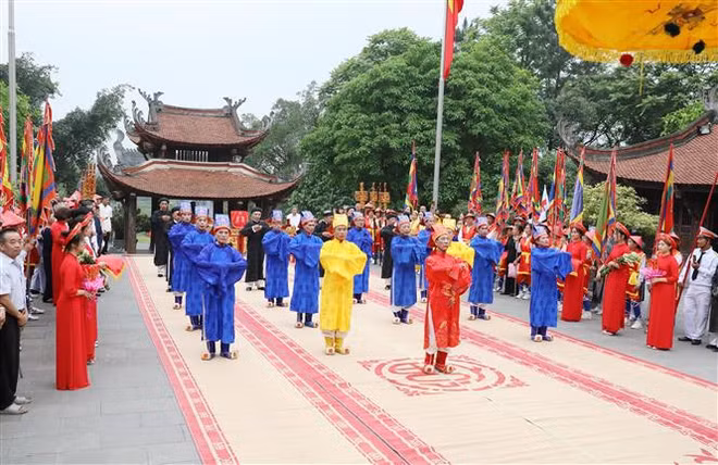 Rinden tributo a ancestros legendarios en Phu Tho ảnh 1
