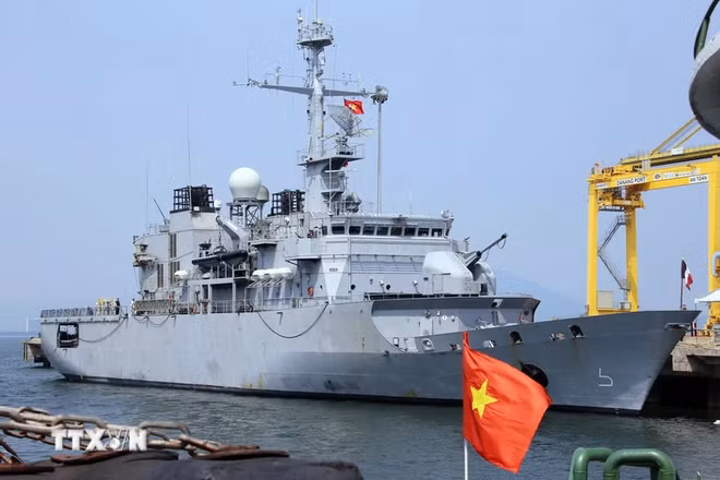 Marinas de Vietnam y Francia refuerzan cooperación ảnh 1 Marinas de Vietnam y Francia refuerzan cooperación ảnh 1