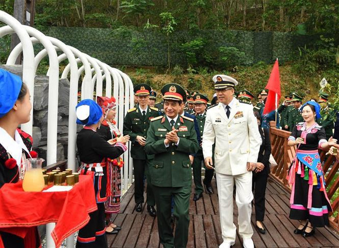 Vietnam y China fortalecen lazos fronterizos durante intercambio de amistad ảnh 1 Vietnam y China fortalecen lazos fronterizos durante intercambio de amistad ảnh 1