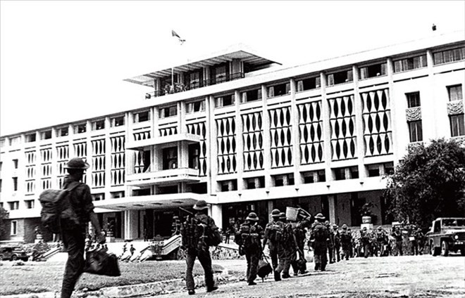 Exhiben en Ciudad Ho Chi Minh instantáneas sobre la guerra de reconocido fotógrafo vietnamita ảnh 1 Exhiben en Ciudad Ho Chi Minh instantáneas sobre la guerra de reconocido fotógrafo vietnamita ảnh 1