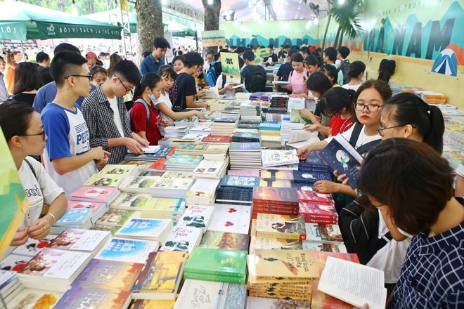 Inauguran feria de libros de otoño en Hanoi ảnh 1 Inauguran feria de libros de otoño en Hanoi ảnh 1