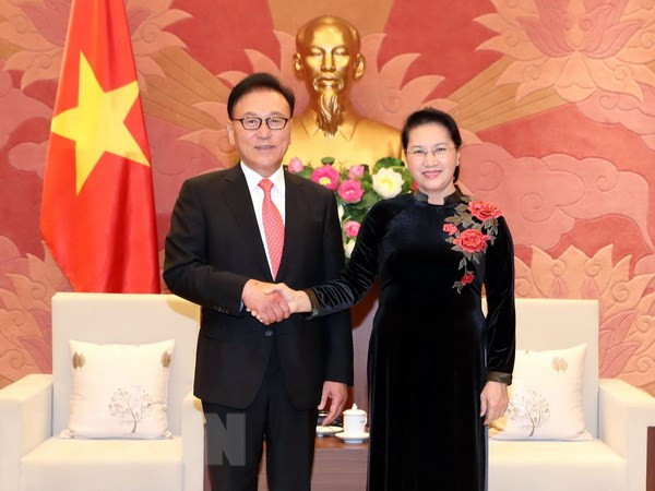 Presidenta del Parlamento de Vietnam se compromete a facilitar operaciones de empresas foráneas ảnh 1 Presidenta del Parlamento de Vietnam se compromete a facilitar operaciones de empresas foráneas ảnh 1