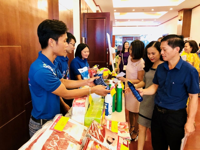 Buscan aumentar consumo de productos vietnamitas en mercado local ảnh 1 Buscan aumentar consumo de productos vietnamitas en mercado local ảnh 1