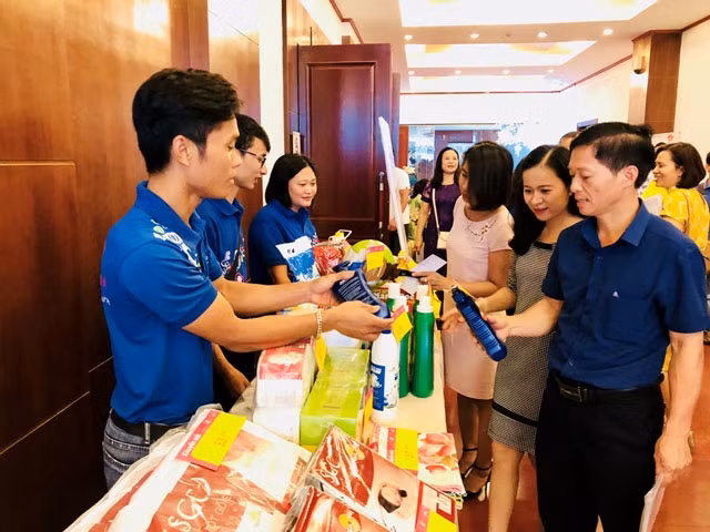 Buscan aumentar consumo de productos vietnamitas en mercado local ảnh 1