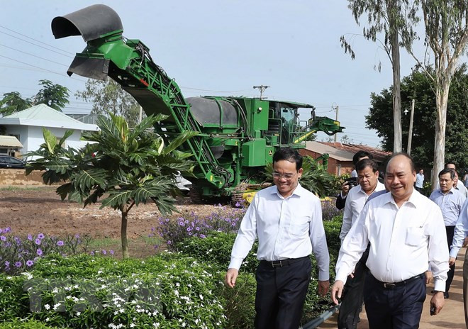 Premier de Vietnam visita modelos agrícolas de alta tecnología en Tay Ninh ảnh 1 Premier de Vietnam visita modelos agrícolas de alta tecnología en Tay Ninh ảnh 1