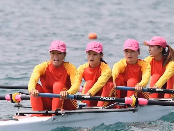 Equipo de remo entrega primera medalla de oro a Vietnam en Juegos Asiáticos ảnh 1