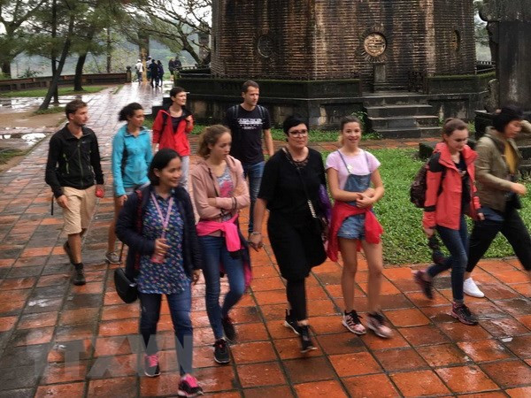 Más de 10 millones de turistas extranjeros visitan Vietnam en primeros ocho meses de 2018 ảnh 1 Más de 10 millones de turistas extranjeros visitan Vietnam en primeros ocho meses de 2018 ảnh 1