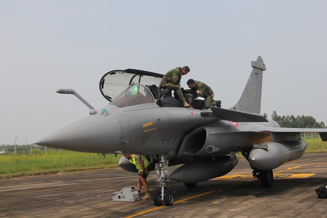 Escuadrón de la Fuerza Aérea Francesa visita Vietnam ảnh 1 Escuadrón de la Fuerza Aérea Francesa visita Vietnam ảnh 1