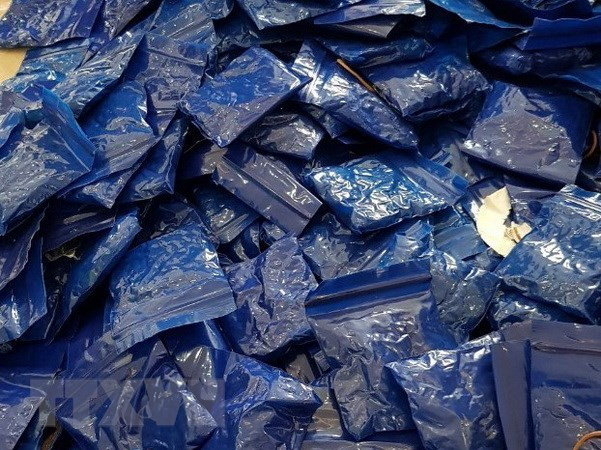 Hallan narcotráfico laosiano con 65 mil cápsulas de drogas sintéticas hacia Vietnam ảnh 1 Hallan narcotráfico laosiano con 65 mil cápsulas de drogas sintéticas hacia Vietnam ảnh 1