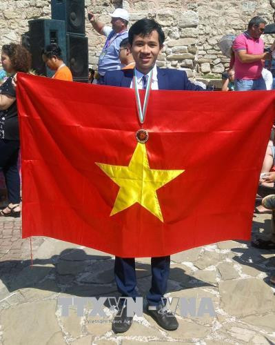 Estudiante vietnamita gana medalla de oro en concurso Matemática sin fronteras ảnh 1 Estudiante vietnamita gana medalla de oro en concurso Matemática sin fronteras ảnh 1