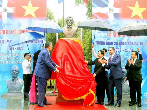 Develan busto de líder dominicano Juan Bosch en Vietnam ảnh 1 Develan busto de líder dominicano Juan Bosch en Vietnam ảnh 1