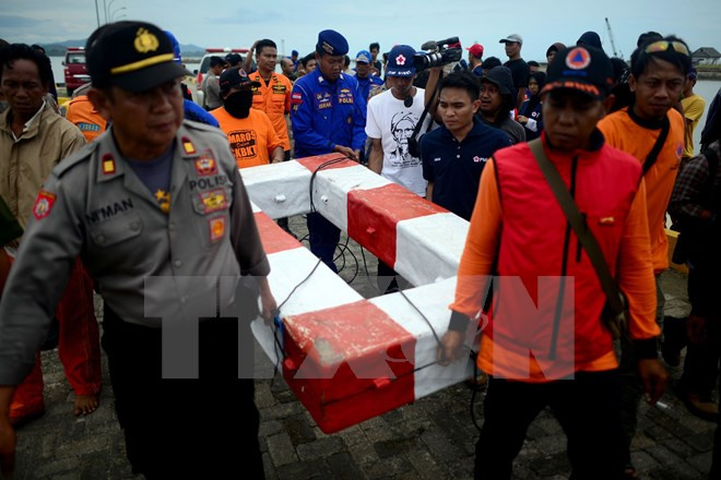 Cesa Indonesia la búsqueda de desaparecidos del barco naufragado ảnh 1 Cesa Indonesia la búsqueda de desaparecidos del barco naufragado ảnh 1