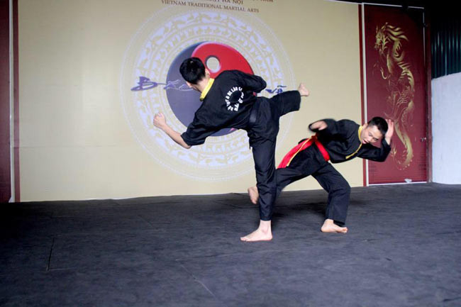 Artes marciales del pueblo étnico Mong en Hanoi ảnh 1