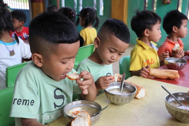 Exige premier de Vietnam garantizar educación para niños étnicos ảnh 2 Exige premier de Vietnam garantizar educación para niños étnicos ảnh 2