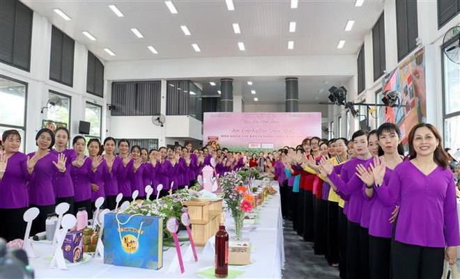 Reconocen récord de 100 platos elaborados con batatas de Vietnam ảnh 2 Reconocen récord de 100 platos elaborados con batatas de Vietnam ảnh 2