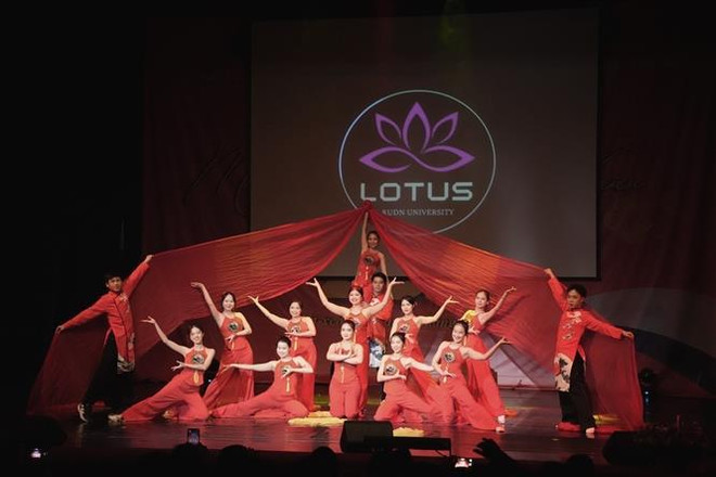 Vietnamitas en Rusia celebran programa artístico en saludo a Año Nuevo 2024 ảnh 2