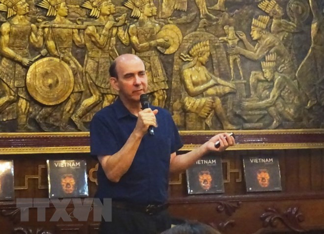 Publican libro de fotos de pagodas en Vietnam de reportero francés ảnh 1 Publican libro de fotos de pagodas en Vietnam de reportero francés ảnh 1