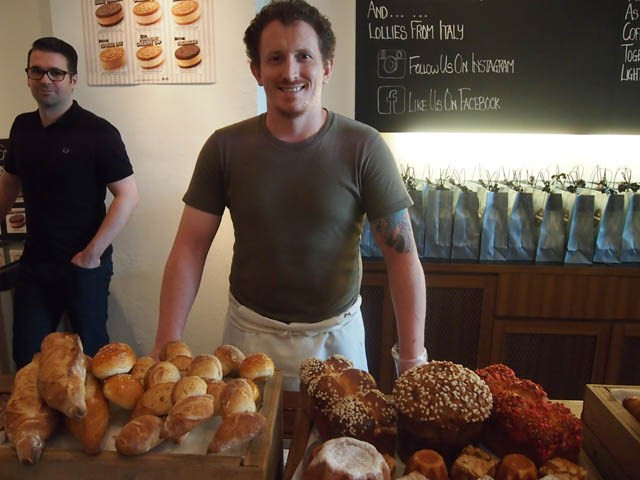 Conocido pastelero francés muestra técnicas en Vietnam ảnh 1