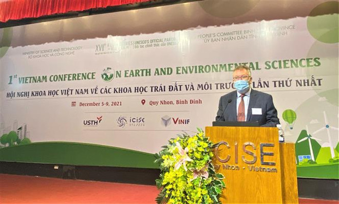 Organizan primera conferencia científica sobre cuestiones ambientales y de tierra en Vietnam ảnh 2 Organizan primera conferencia científica sobre cuestiones ambientales y de tierra en Vietnam ảnh 2