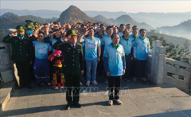 Maratón en el extremo norte de Vietnam promueve turismo local ảnh 2 Maratón en el extremo norte de Vietnam promueve turismo local ảnh 2