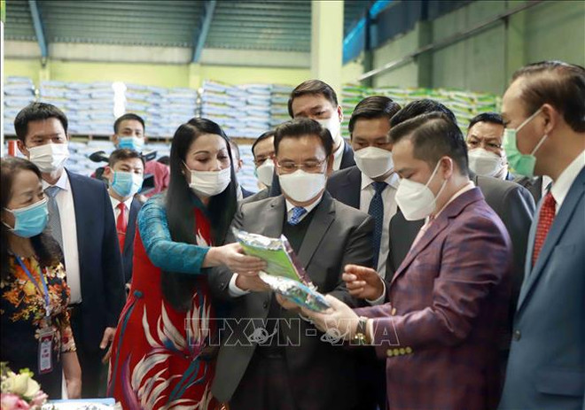 Presidente de la Asamblea Nacional de Laos visita la provincia vietnamita de Vinh Phuc ảnh 1 Presidente de la Asamblea Nacional de Laos visita la provincia vietnamita de Vinh Phuc ảnh 1