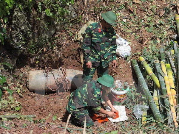Moviliza Vietnam recursos nacionales y extranjeros a superación de secuelas de bomba ảnh 1 Moviliza Vietnam recursos nacionales y extranjeros a superación de secuelas de bomba ảnh 1