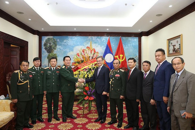 Felicita Vietnam al Ejército Popular de Laos por el 70 aniversario de su fundación ảnh 1 Felicita Vietnam al Ejército Popular de Laos por el 70 aniversario de su fundación ảnh 1