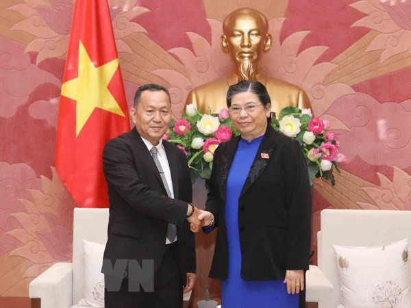 Pide vicepresidenta del Parlamento de Vietnam impulsar nexos entre las agencias de noticias de su país y Laos ảnh 1 Pide vicepresidenta del Parlamento de Vietnam impulsar nexos entre las agencias de noticias de su país y Laos ảnh 1