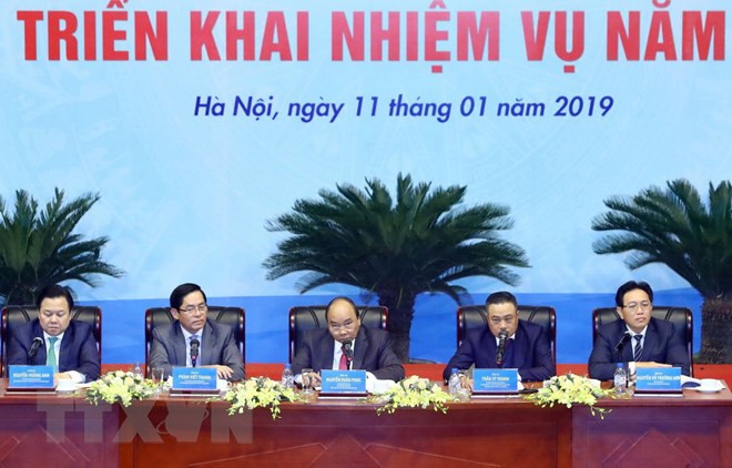 Premier de Vietnam pide al sector petrolero confirmar su papel en la economía nacional ảnh 1