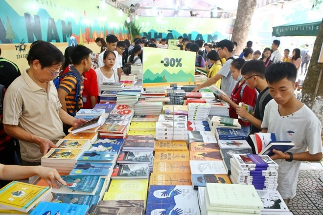 Casi tres millones de personas visitaron en 2018 la Calle del Libro en Ciudad Ho Chi Minh ảnh 1 Casi tres millones de personas visitaron en 2018 la Calle del Libro en Ciudad Ho Chi Minh ảnh 1