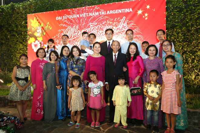 Vietnamitas en Argentina celebran fiesta del Año Nuevo Lunar 2019 ảnh 3