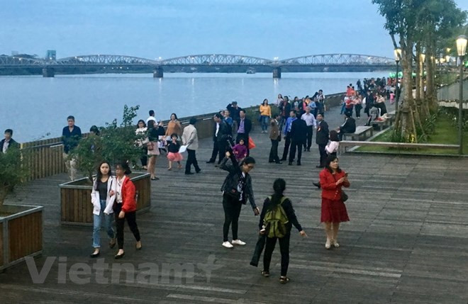 Inaugurada en Vietnam ruta peatonal construida con asistencia financiera sudcoreana ảnh 1 Inaugurada en Vietnam ruta peatonal construida con asistencia financiera sudcoreana ảnh 1