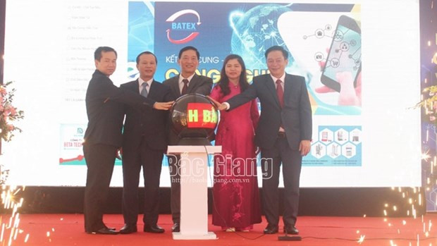 Inauguran salón de transacciones de tecnología y equipos de provincia vietnamita de Bac Giang ảnh 1 Inauguran salón de transacciones de tecnología y equipos de provincia vietnamita de Bac Giang ảnh 1